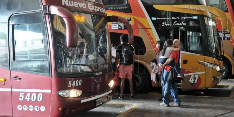Quedó habilitado el ingreso al país de micros internacionales.