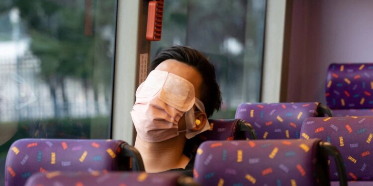 Insomnes en Hong Kong pagan por tomar un viaje de 5 horas en autobús “a ninguna parte” para dormir un poco