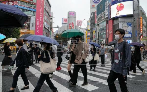 Japón revisará sus restricciones fronterizas para viajes de negocios y estudios