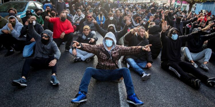 Foto: Huelga del metal. (EFE/Román Ríos)