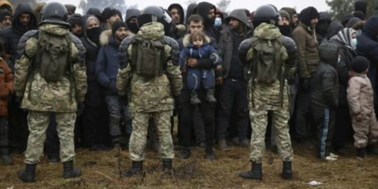 La UE y Bielorrusia discuten sobre crisis de migrantes en víspera de reunión para sanciones