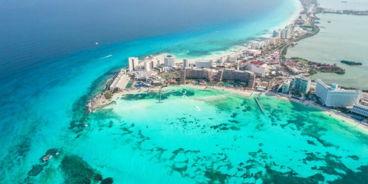 La apertura de rutas aéreas afianza la recuperación turística de Quintana Roo
