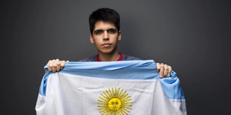 La historia de Nicolás Villalba, una leyenda del FIFA a los 22 años