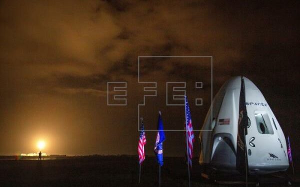 La nave tripulada Endurance llega sin contratiempos a la EEI