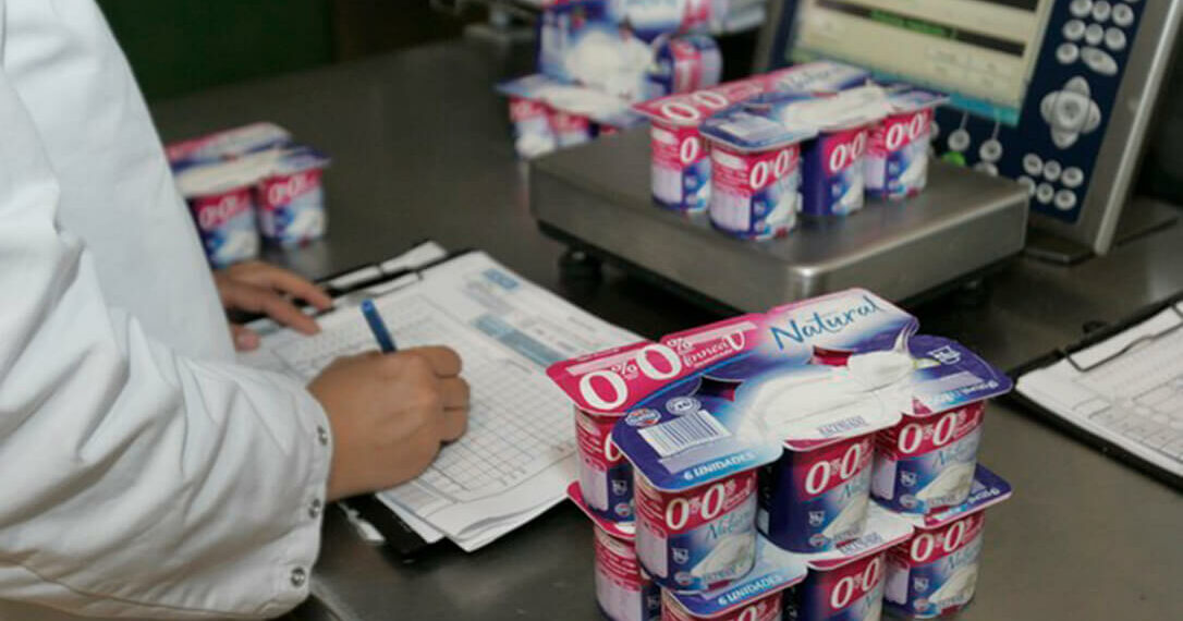 La presión logran resultados: Schreiber Foods, proveedora láctea de Mercadona, se compromete a subir el precio base de la leche este mes