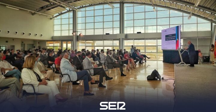 La primera convocatoria por la innovación de Distrito Turismo amplía plazo de presentación de 'startups' | Radio Alicante | Actualidad