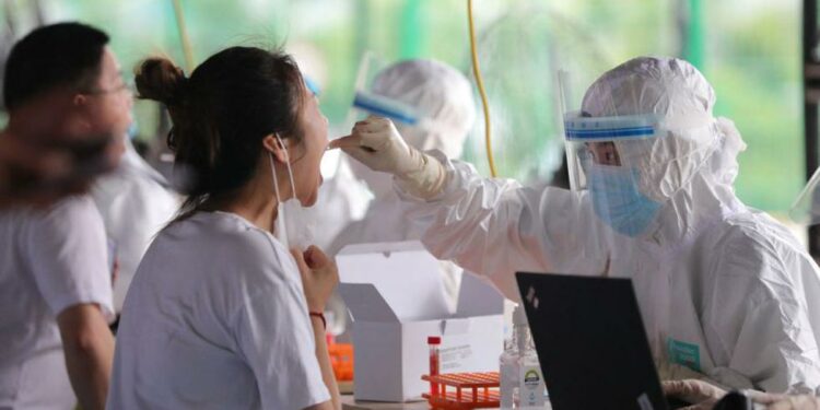 La ‘app’ antiCOVID de China: ¿arma para restringir viajes de disidentes? | MUNDO