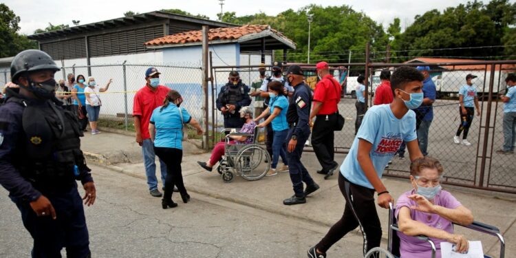 Las restricciones de viaje de covid-19 han creado nuevas fronteras para los migrantes