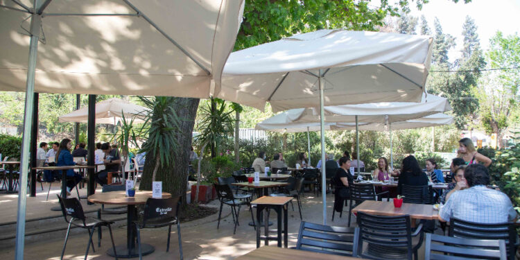 Las terrazas en Santiago que te van a enamorar esta primavera