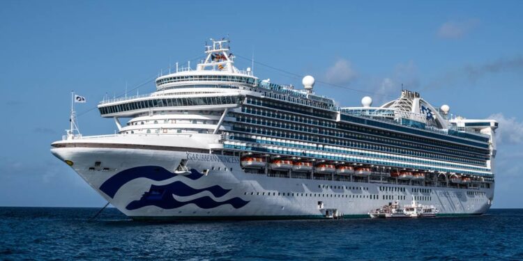 Limón recibe su primer crucero tras veinte meses de espera