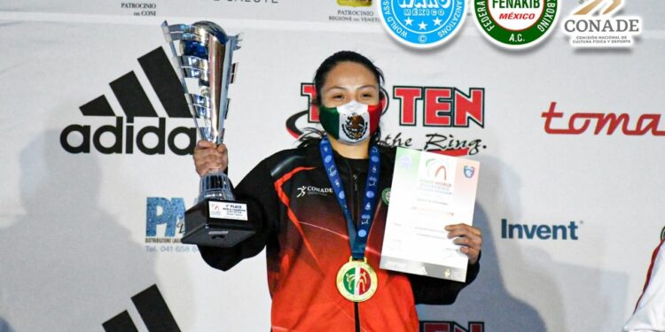 Logra Melissa Martnez el oro en kickboxing