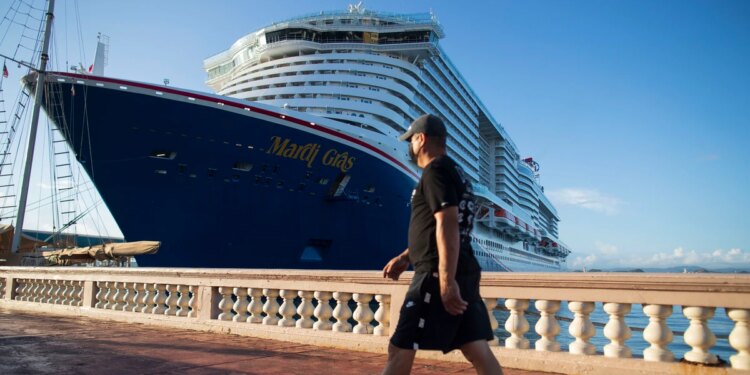 Los CDC contabiliza más de 1,350 casos de COVID-19 en cruceros en los pasados cuatro meses