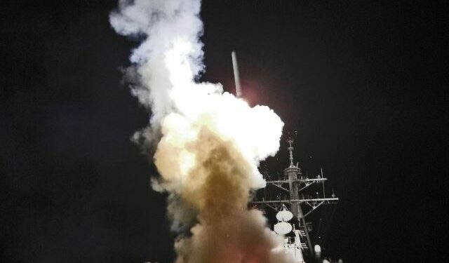 Los destructores australianos clase Hobart basados en las fragatas F-100 españolas tendrán misiles de crucero Tomahawk-noticia defensa.com