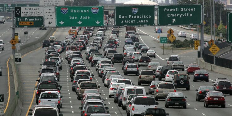 Los peores días y horas para viajar por carretera este Thanksgiving si vives en el Área de la Bahía | Univision 14 San Francisco KDTV
