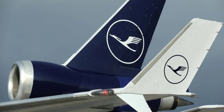 Lufthansa vuelve a beneficios al reducirse las restricciones a los viajes