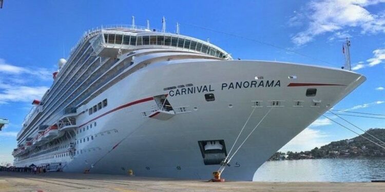 Mazatlán recibe al crucero Carnival Panorama