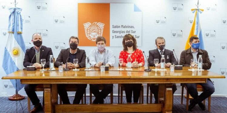 Melella y Lammens inauguraron Temporada de Cruceros 2021-2022