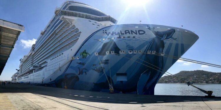 NCL suma siete naves operativas tras regreso del Norwegian Bliss