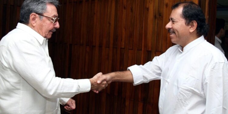 Nicaragua establece "libre visado" para ciudadanos de Cuba