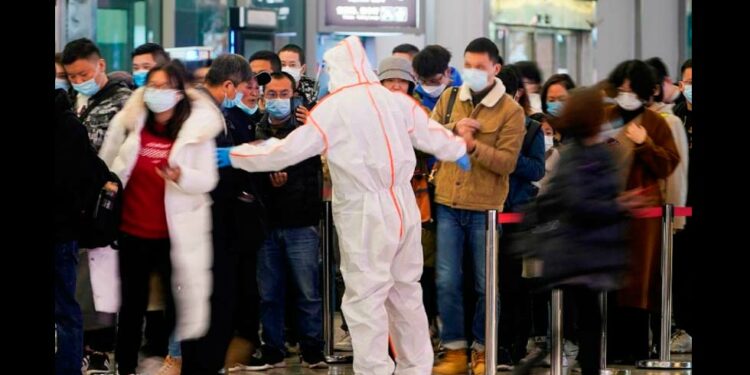 Ómicron afectará al turismo mundial