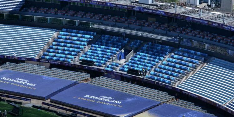 Organizaciones alertan sobre posible aumento de casos de explotación sexual y trata de personas por finales de fútbol en Montevideo | la diaria