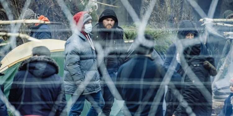 Polonia construirá un muro en la frontera con Bielorrusia por la crisis migratoria en la primera mitad de 2022