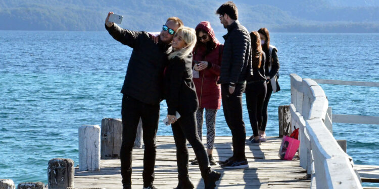 Por las restricciones, las agencias advierten un posible freno al turismo extranjero en Bariloche - Rio Negro | NoticiasNQN