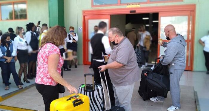 Reinicia operaciones aeropuerto Abel Santamaría de Villa Clara (+Video) › Cuba › Granma