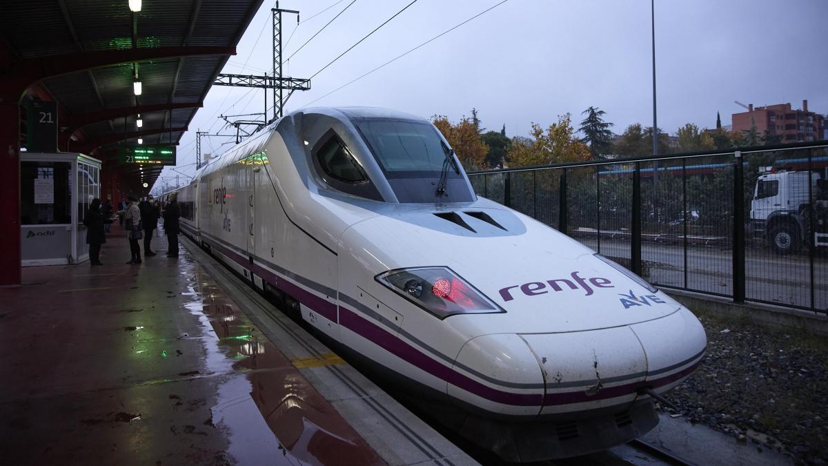 Renfe Lanza Billetes A Euros Para El AVE Entre Madrid Y Galicia Dimension Turistica