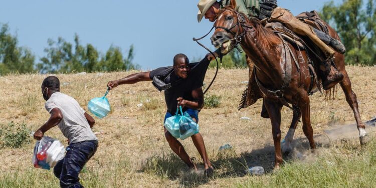 Represión fronteriza de Biden reduce 90 por ciento los cruces haitianos