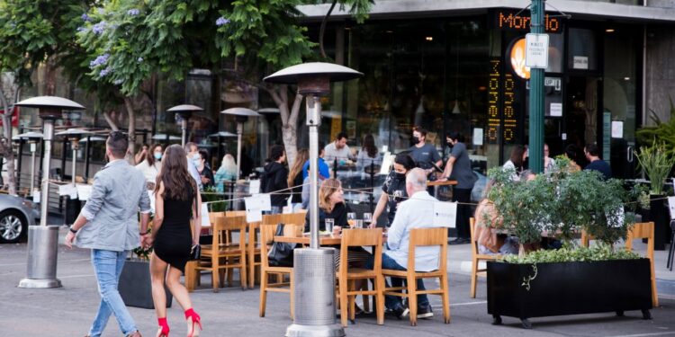 Sandieguinos divididos sobre urgencia de vacunas de refuerzo de COVID-19 antes de viajes por día de Acción de Gracias – Telemundo San Diego (20)