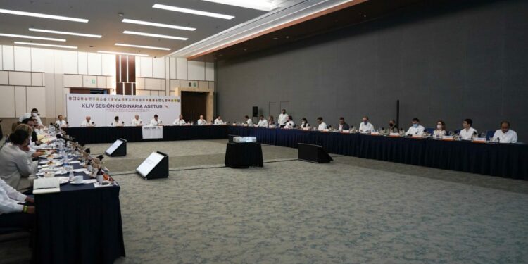 Secretario de Turismo de Oaxaca, Juan Carlos Rivera Castellanos, asume presidencia de Asetur