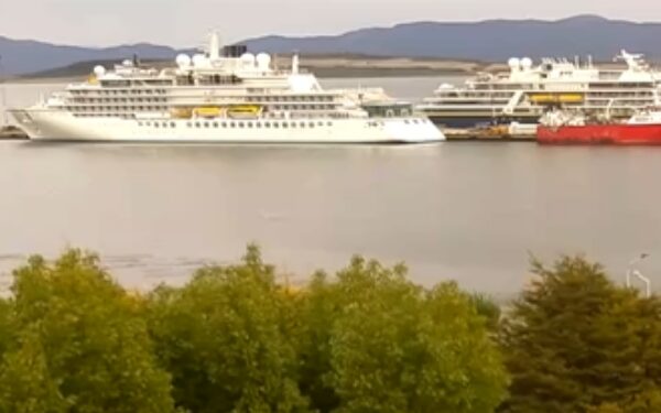 Temporada antártica de Crystal Endeavor desde Ushuaia está en marcha