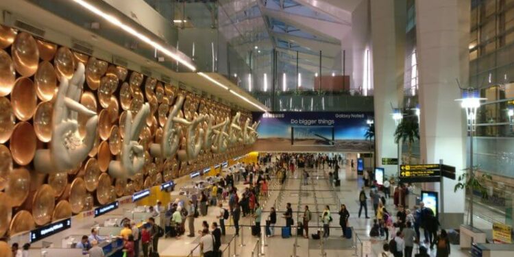 UE revisa recomendaciones sobre viajes internos ante aumento de casos de coronavirus