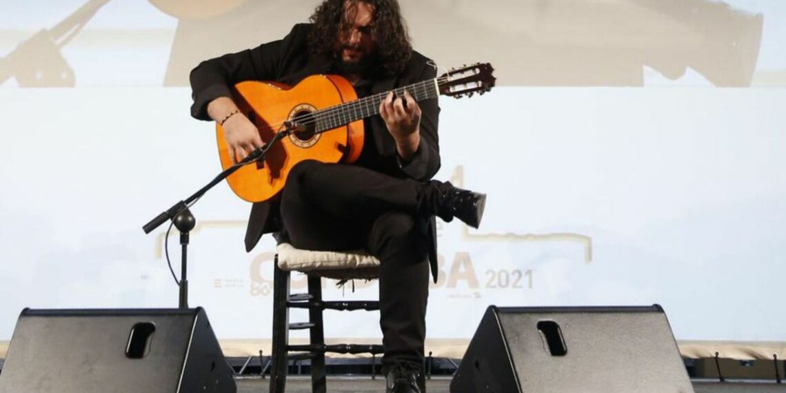 Niño Seve interpreta la taranta ‘La Unión’ al inicio de la gala.