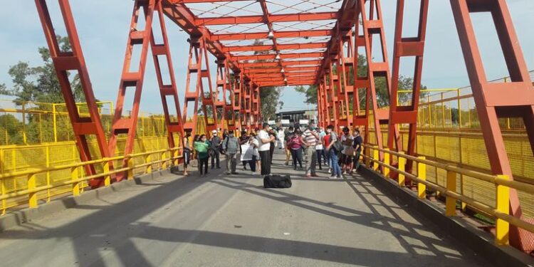 Viajes a Argentina: transportistas urgen que se habilite el puente San Ignacio de Loyola - Nacionales