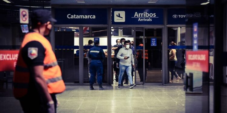 Viajes sin cuotas: "Nos quieren terminar de fundir"