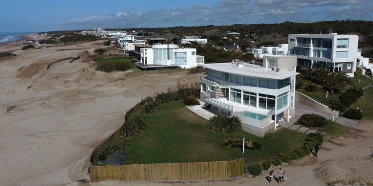 Tras la apertura de las fronteras en Uruguay, Cariló vuelve a tener algunas casas disponibles