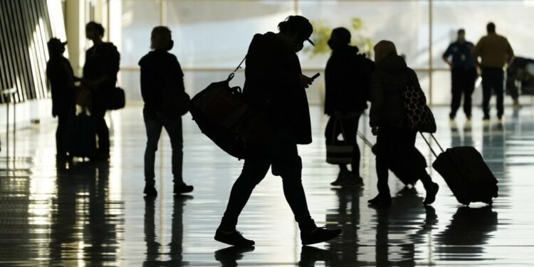 ¿Cómo cambiarán las normas de EEUU para viajes? 9 datos clave