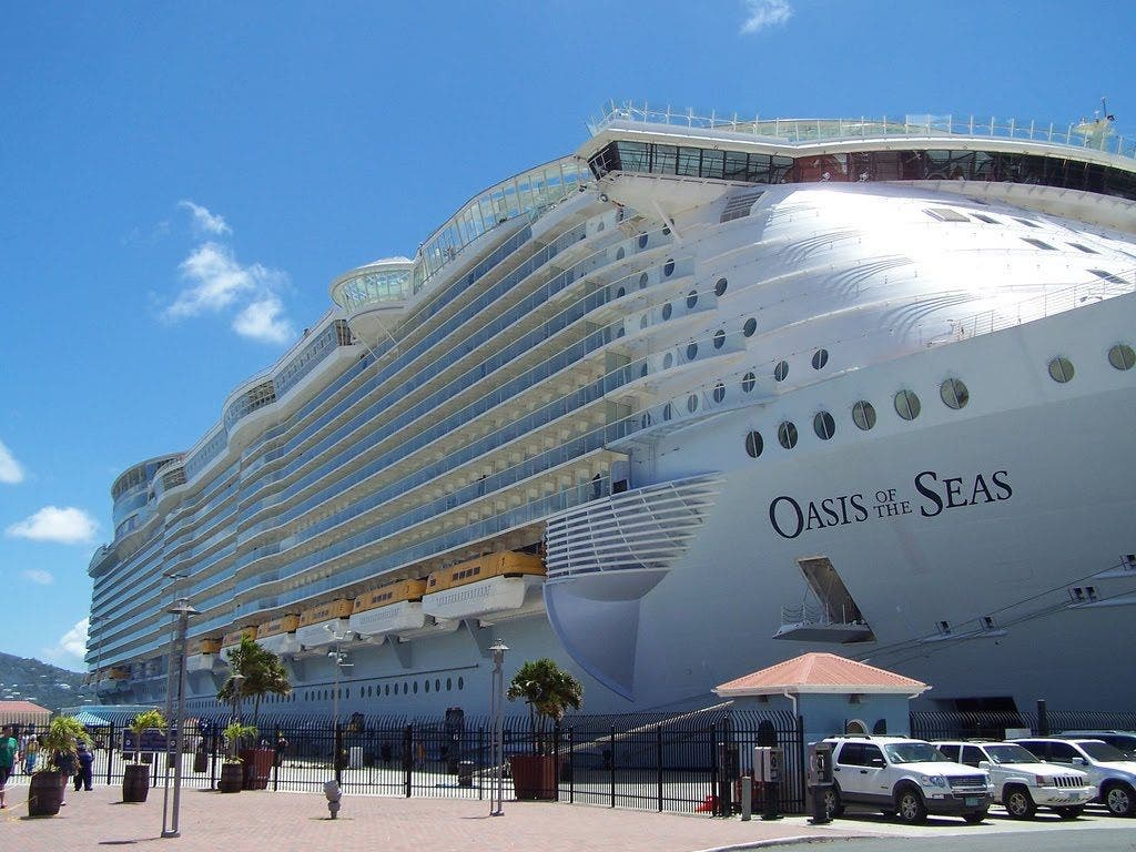 La línea Oasis de Royal Caribbean es dueña de los cruceros más grandes del mundo