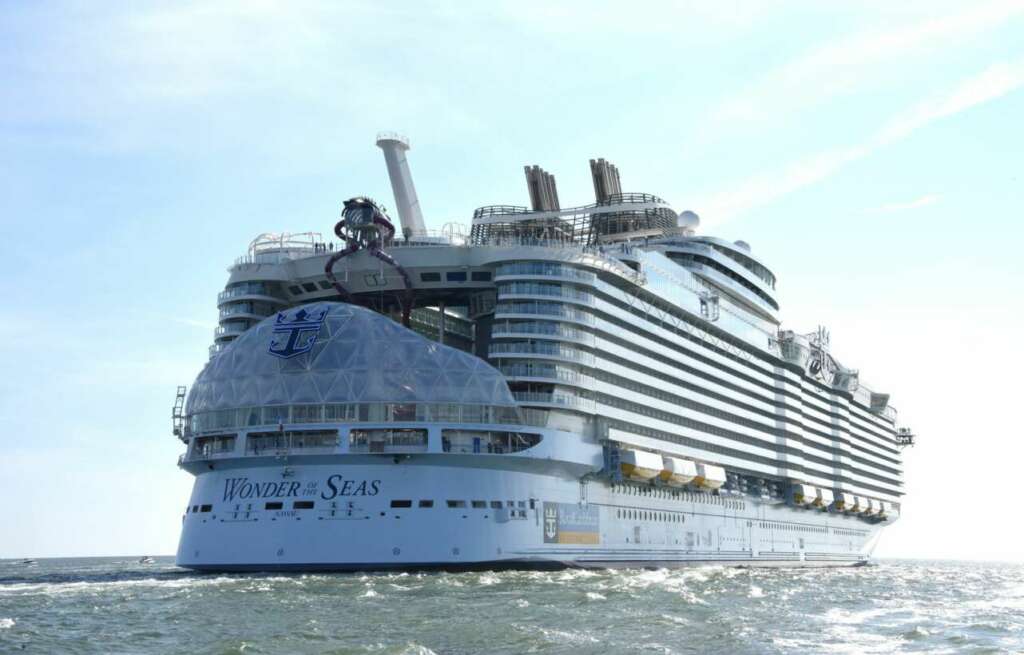 La línea Oasis de Royal Caribbean es dueña de los cruceros más grandes del mundo