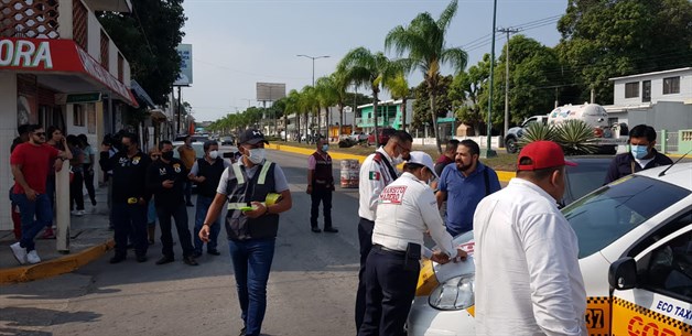 Fuerte choque en crucero de Madero; un lesionado