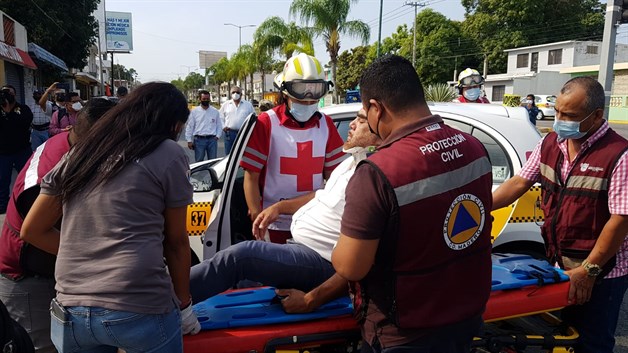 Fuerte choque en crucero de Madero; un lesionado
