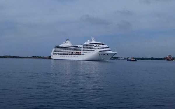 Colombia: Cartagena impide desembarco desde crucero con casos de Covid