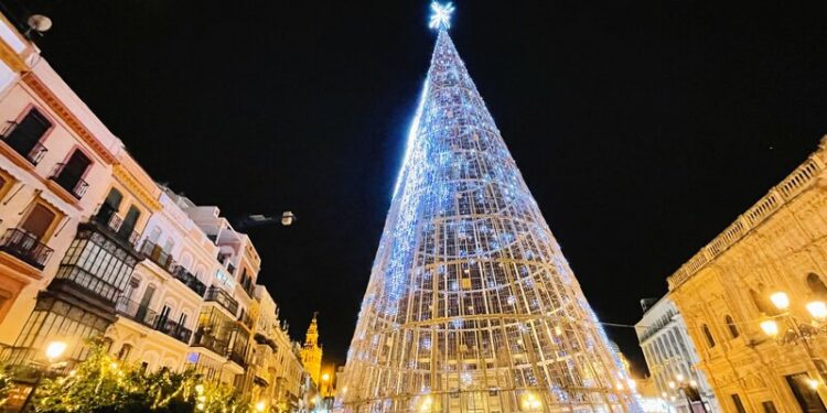 El árbol de luces más grande del mundo en Sevilla esta navidad 2021