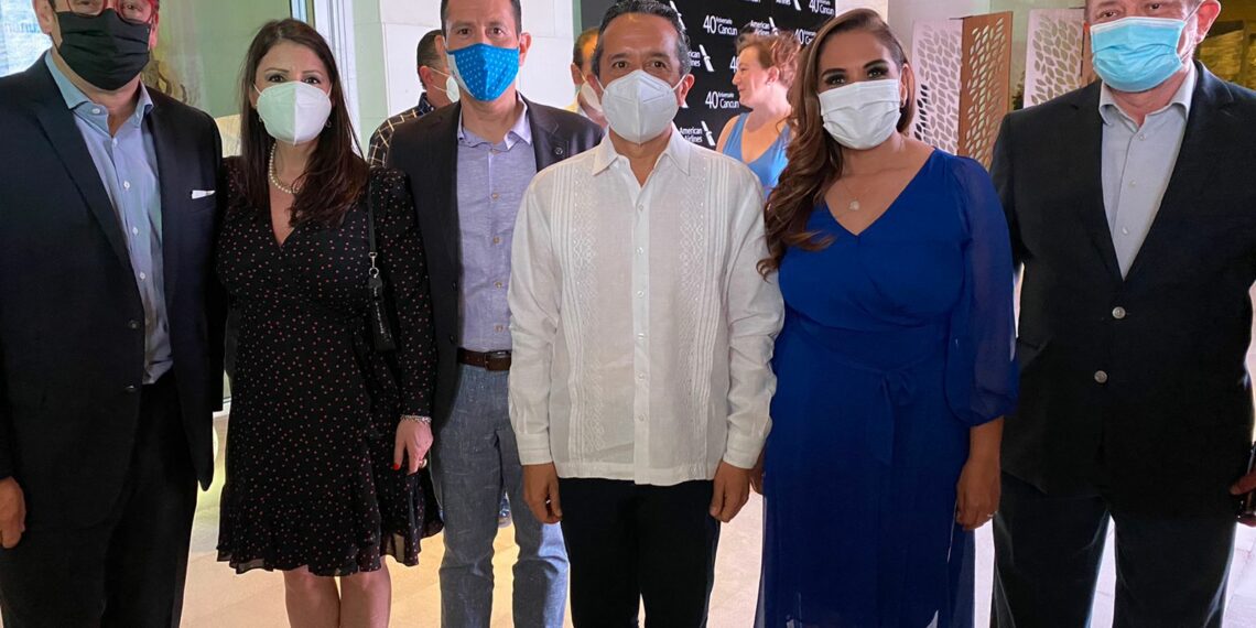 Celebra American Airlines operando en Cancún