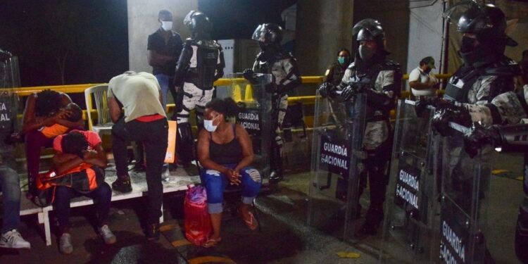 AMLO rompe récord de detención de migrantes