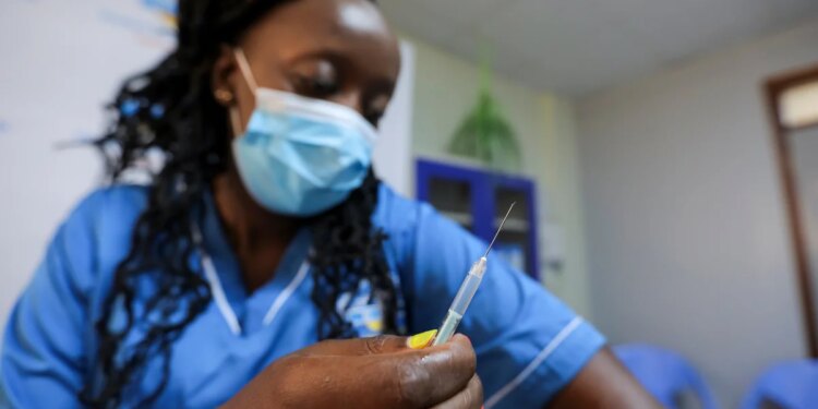 África recibe 2022 con cautela frente a la nueva ola de covid-19