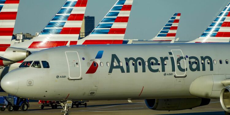 American Airlines planea contratar a 18,000 nuevos trabajadores en 2022