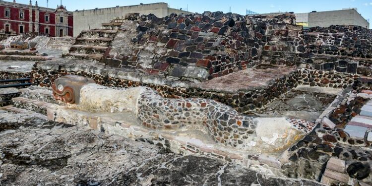 Arqueólogos mexicanos descubren ofrenda mexica erigida tras conquista de españoles - Viajes
